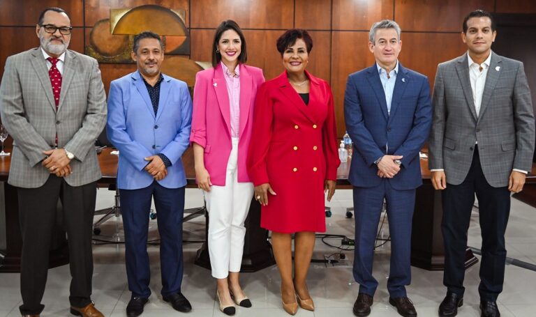 SUPERINTENDENCIA DE SEGUROS CONCLUYE SEMANA DEL SEGURO CON UN IMPORTANTE PANEL ORGANIZADO POR CADOAR Y GREMIOS DEL SECTOR ASEGURADOR