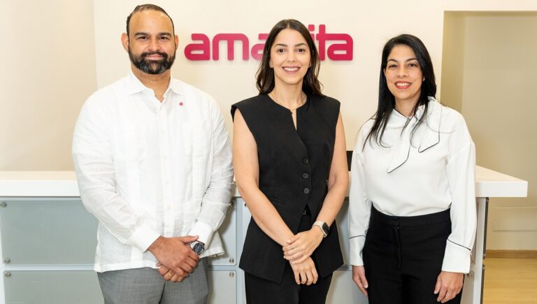 Amadita y farmacia Carol