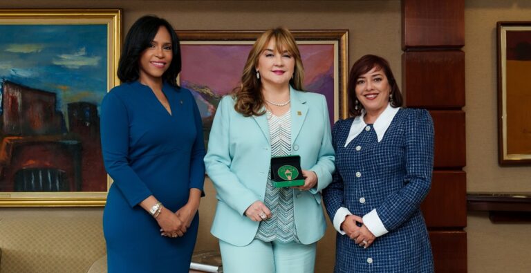 Popular gana premio Stevie® por solicitudes de servicio a través de la App Popular