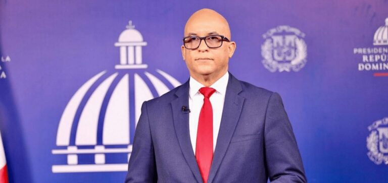Homero Figueroa, aclaró que el monto de la compra de 150 estaciones eléctricas de carga para autobuses eléctricos es de RD 168 millones de pesos.