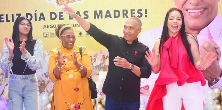 Diputado Joselito Echavarría celebra el Día de las Madres en Santo Domingo Este