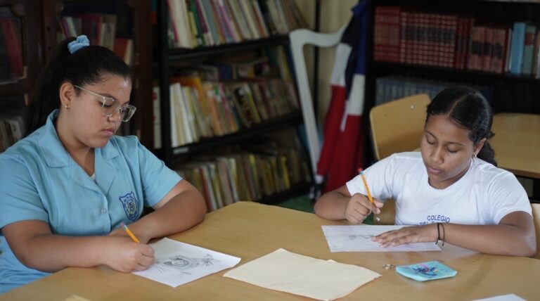 Estudiantes abrazan el arte y la reflexión en concursos por centenario de Minerva Mirabal
