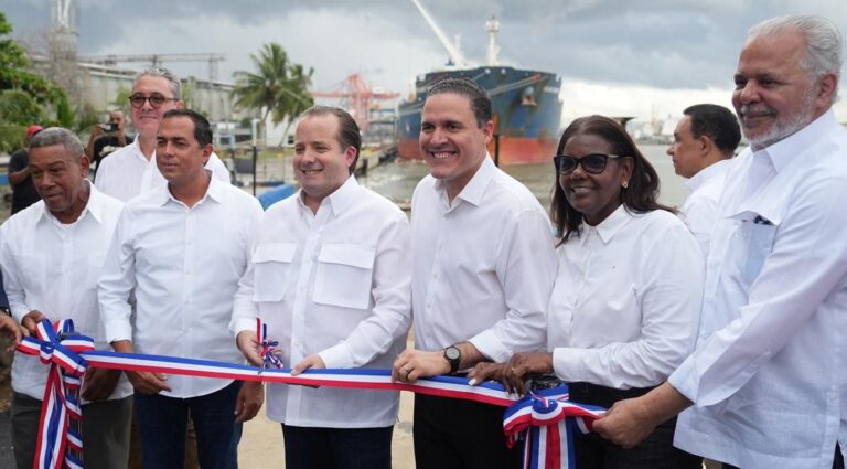 Paliza y Jean Luis Rodríguez inauguran muelle pesquero de Haina; suman 19 entregados por APORDOM