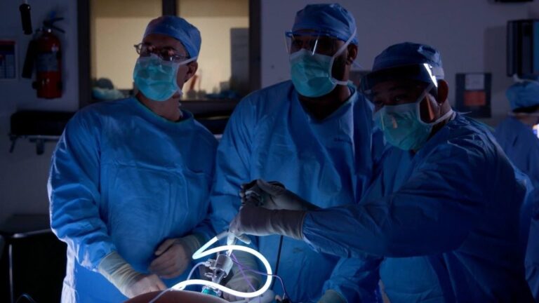 La cirugía suele ser el primer paso en el tratamiento del cáncer colorrectal