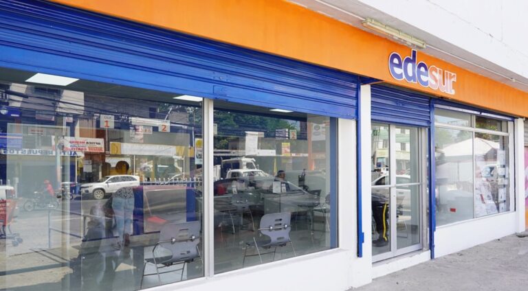 Edesur lleva Punto Expreso de Herrera a nuevo local para brindar un servicio más eficiente