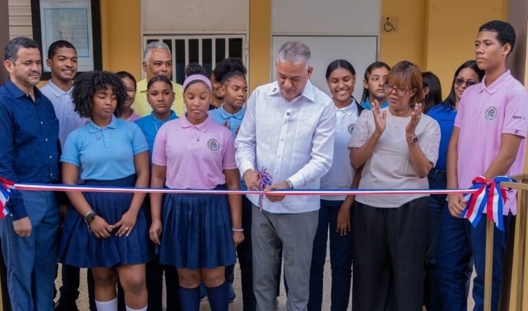 INABIE pone en funcionamiento nuevo módulo de salud bucal en Sánchez para beneficiar a más de 1,260 estudiantes