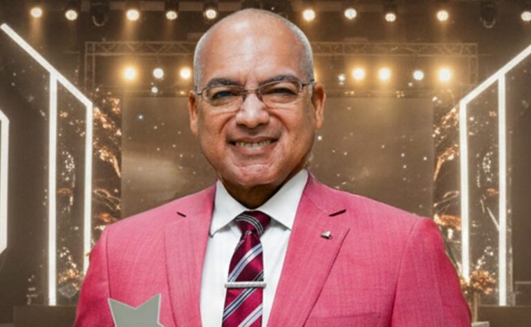 Periodista Tyrone Dotel recibe reconocimiento por su trayectoria, en segunda edición “Día Internacional de la Salsa RD”