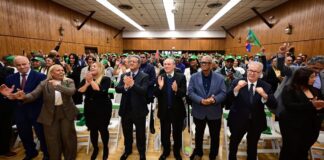 Leonel defiende voto de los dominicanos en el exterior y rechaza «total y radicalmente” su eliminación