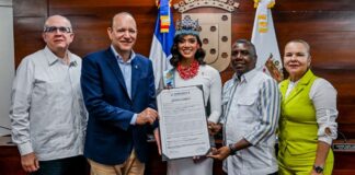 Ayuntamiento de Santiago reconoce a la Miss Mundo 2026 Joheirry Mola como “Visitante Distinguida”