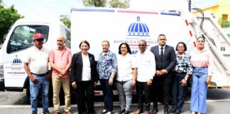 La Vega recibe nuevo camión recolector de desechos sólidos donado por el presidente Luis Abinader