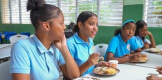 En el Día Mundial de la Alimentación, el INABIE destaca cómo se desarrollan las recetas del menú escolar destinadas a más de 2.1 millones de beneficiarios